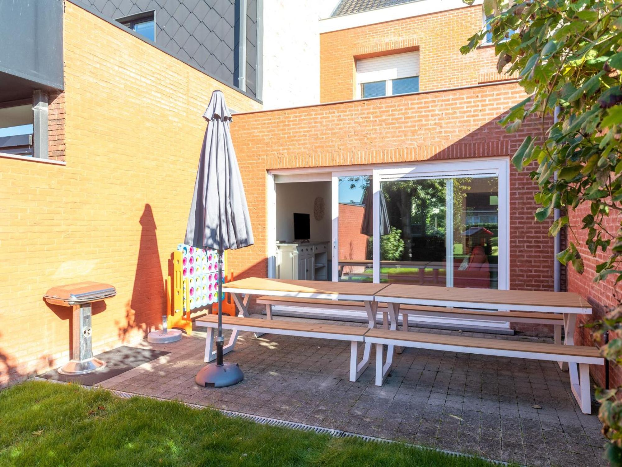 Spacious Holiday Home With Garden Nieuwpoort Exterior photo